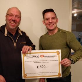 Stichting Survival Kootstertille doneert aan Voedselbank Achtkarspelen